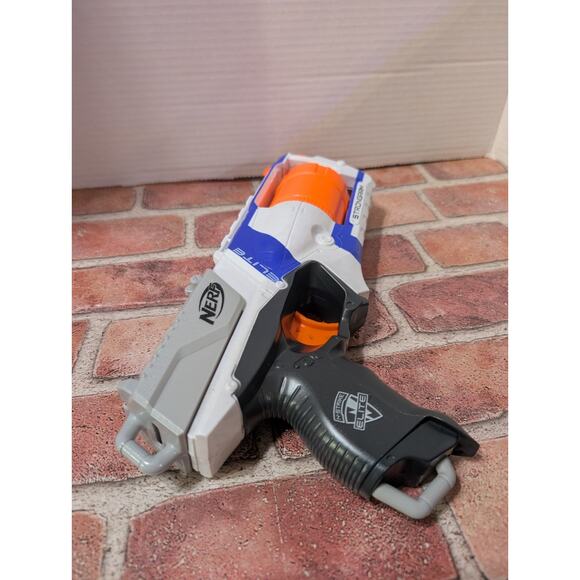 Nerf 2011 N-Strike Elite Strongarm 6 Shot Revolver Blaster Dart - Tested & Works - Picture 3 of 4